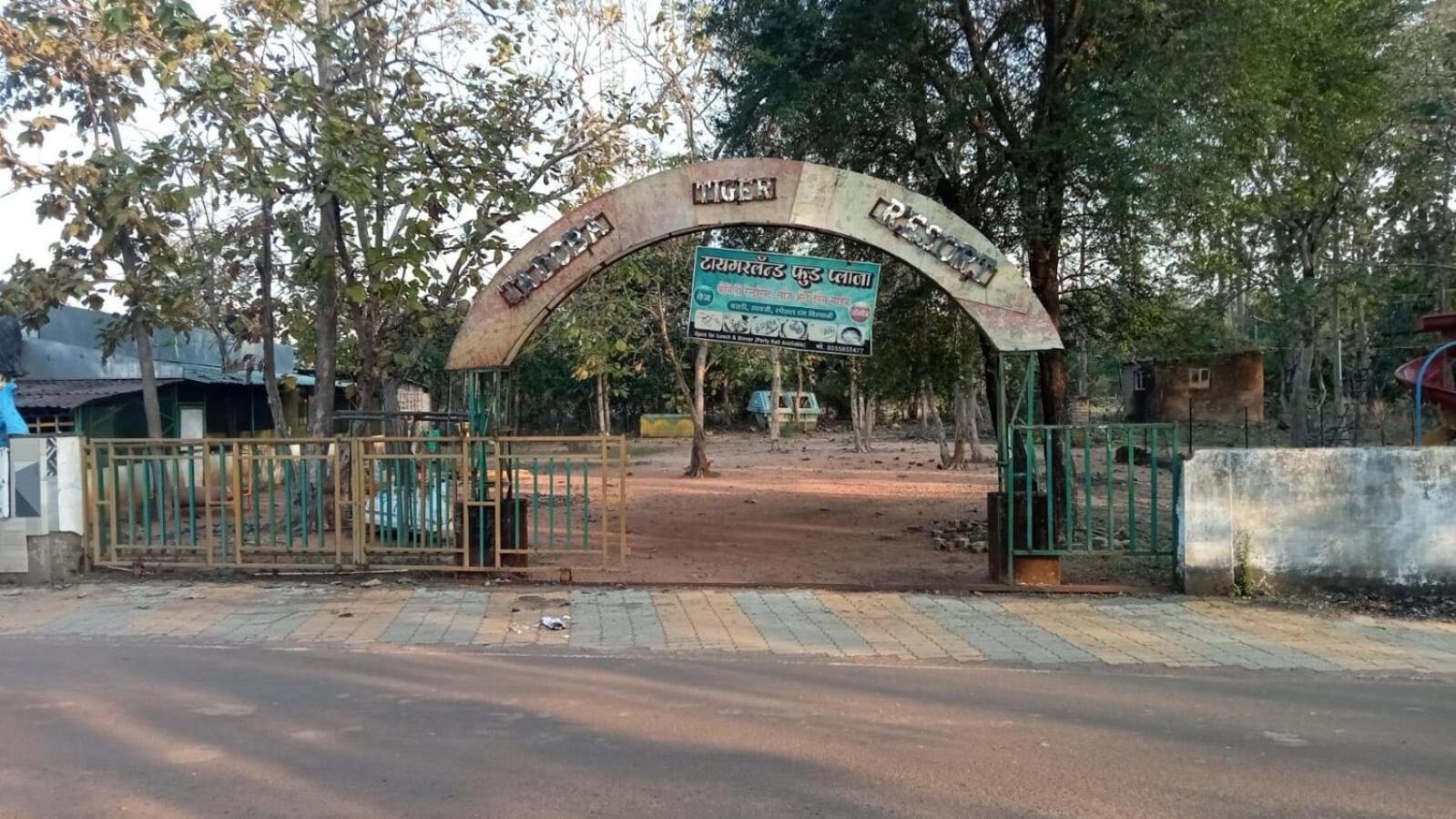 Oyo Flagship Tadoba Tiger Resort Mohurli Extérieur photo